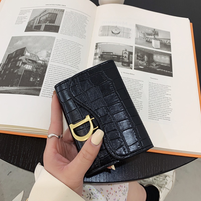 Interior Design Photo - New wallet for women, compact and